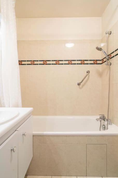 Appartement Avec Jardin Et Terrasse Pres De Paris Mantes-la-Jolie Ngoại thất bức ảnh