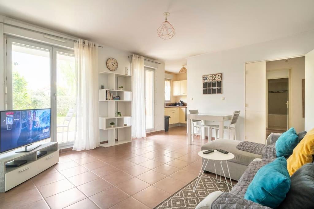 Appartement Avec Jardin Et Terrasse Pres De Paris Mantes-la-Jolie Ngoại thất bức ảnh