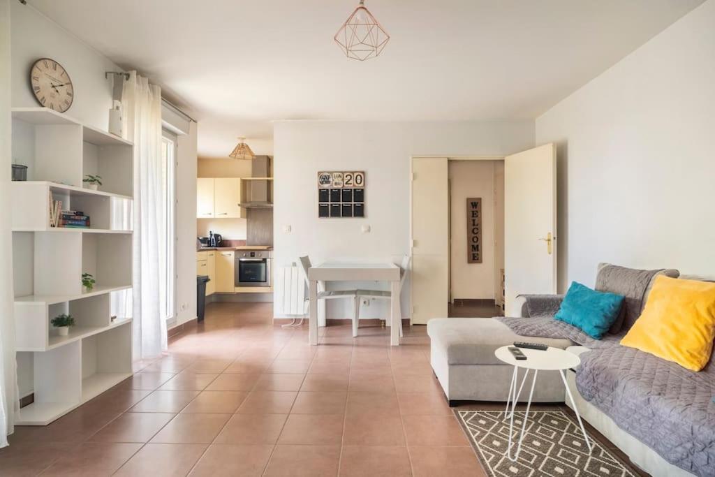 Appartement Avec Jardin Et Terrasse Pres De Paris Mantes-la-Jolie Ngoại thất bức ảnh